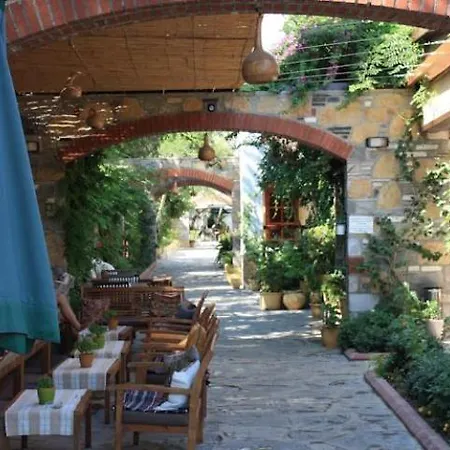 Toloman Bitez Park 3*