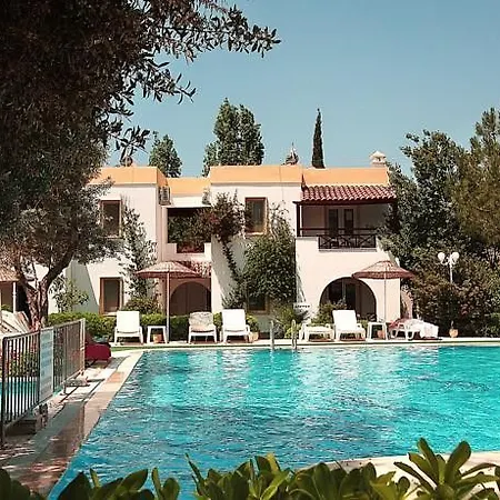 Toloman Bitez Park 3*