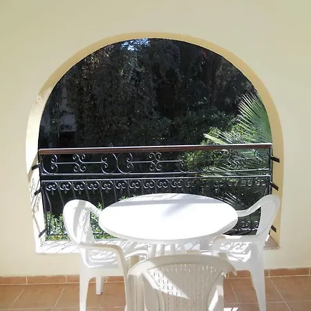 Отель Toloman Bitez Park