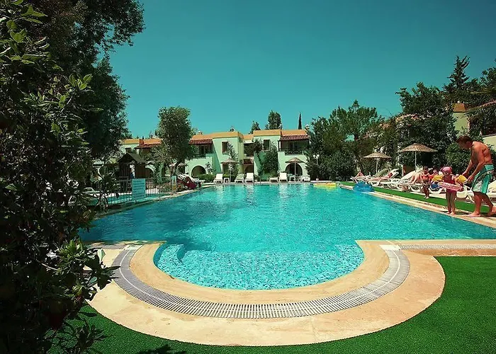 Hotel Toloman Bitez Park 3*