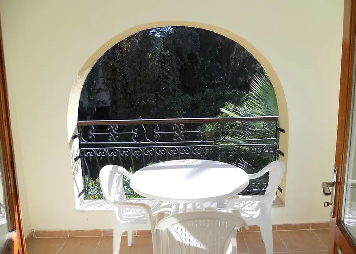 מלון Toloman Bitez Park